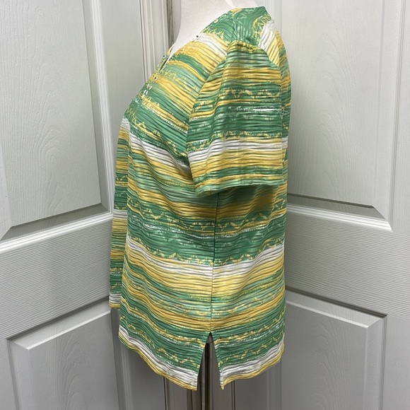 Alfred Dunner Embellished Short Sleeve Shirt Medium - Picture 4 of 11